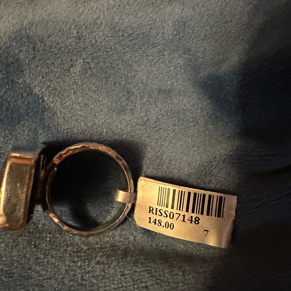 Ammolite and quartz doublet Gemstone Ring.  Comes with heart shaped box - Picture 11 of 12